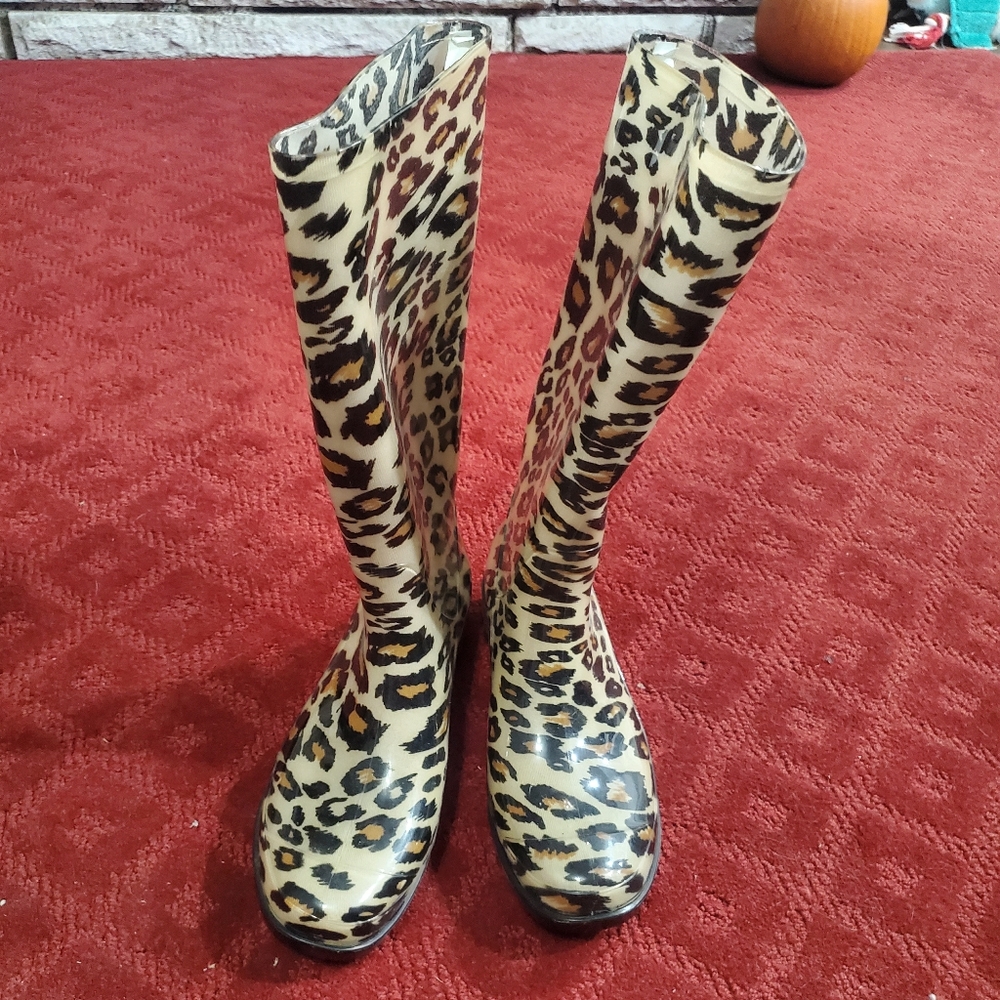 Rain boots